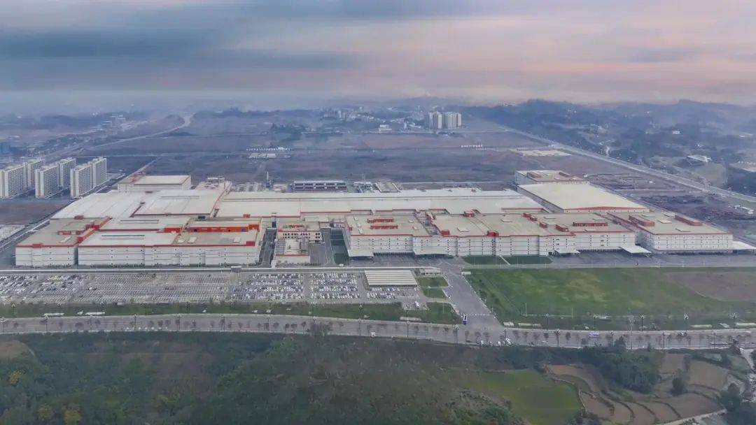 “時(shí)代長(zhǎng)安”標(biāo)準(zhǔn)電芯下線，長(zhǎng)安汽車攜手伙伴加速進(jìn)軍動(dòng)力電池領(lǐng)域